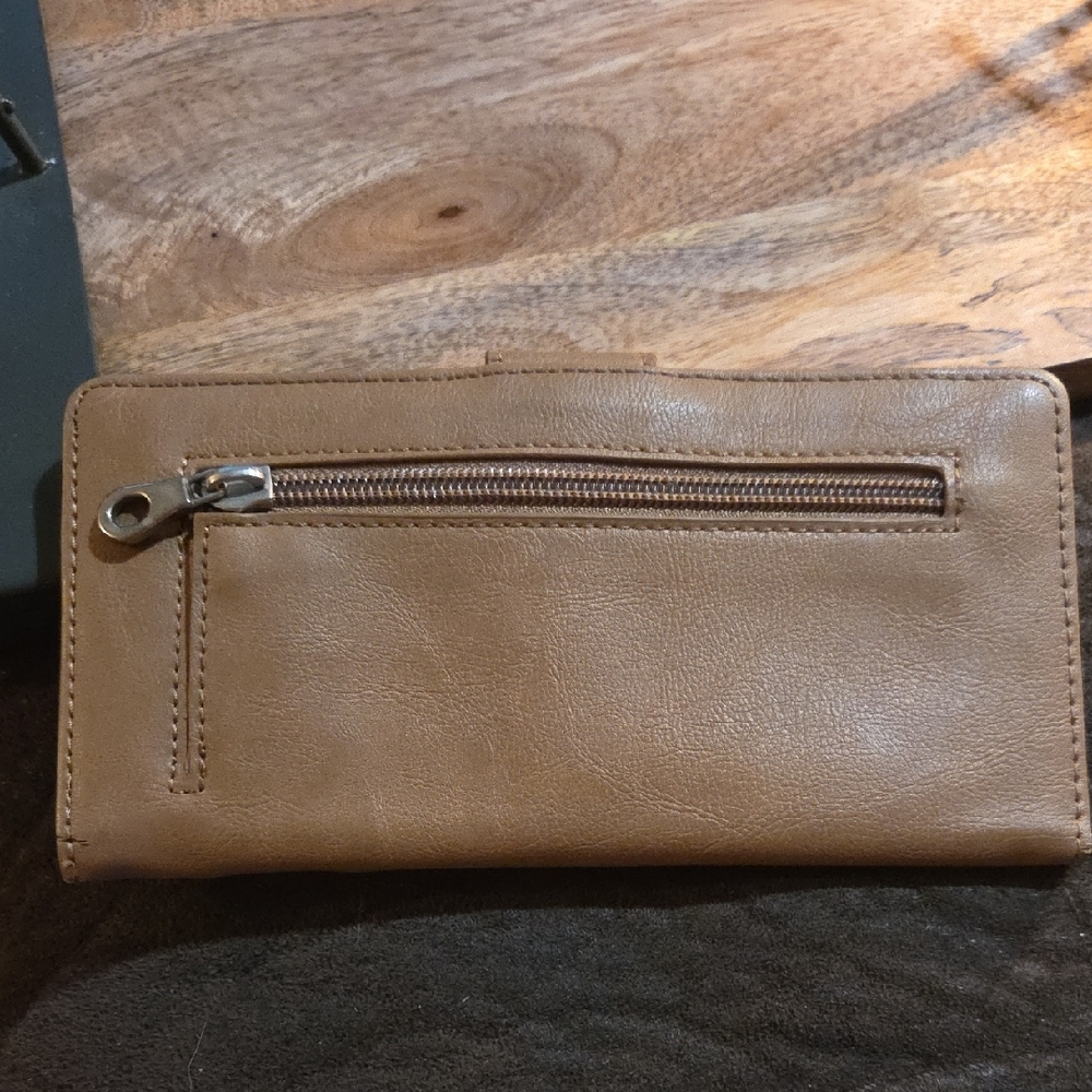 Relic Brown Wallet with Llama and Floral Accents - Picture 2 of 6